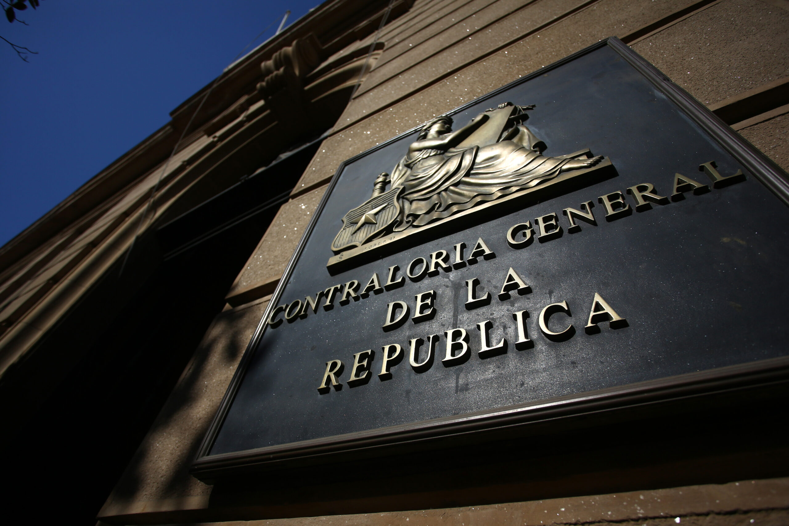 Contraloría objeta resolución de la Dirección General de Aguas por infracción al principio de congruencia