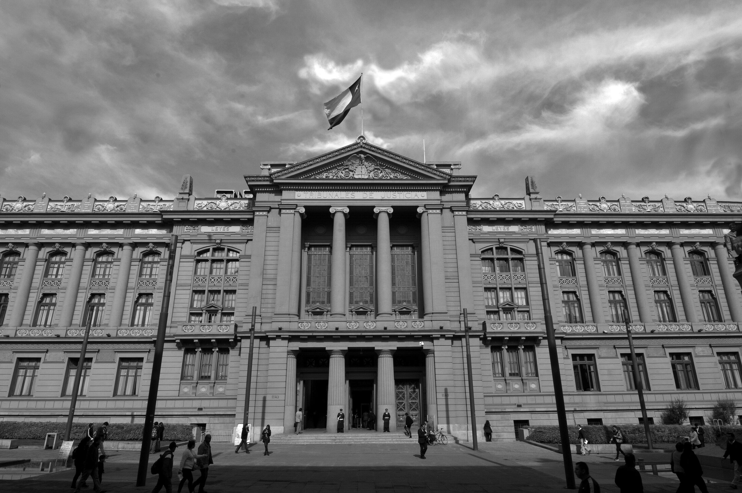 Corte Suprema ordena reincorporar a vecino de Los Ángeles a programa de suministro de agua potable