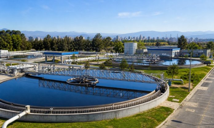 “Nuevo sistema sancionador para la industria sanitaria en Chile”: columna de Tomás Mendoza Villalobos en Diario Constitucional